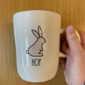 Rae Dunn hop mug